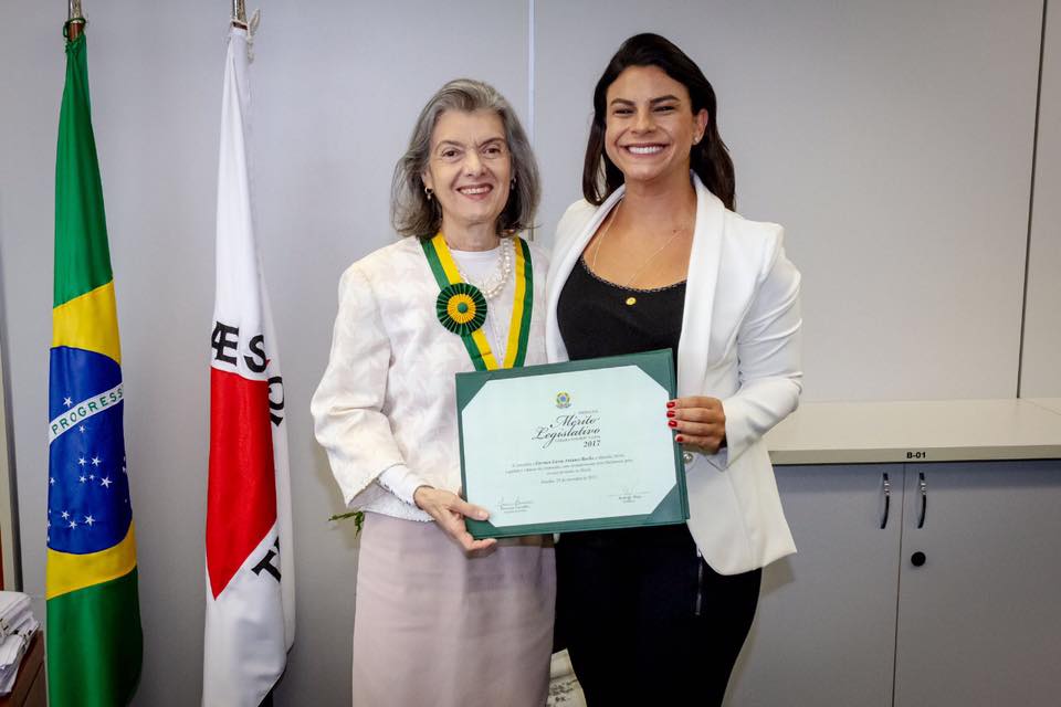 EM SESSÃO PRESIDIDA POR MARIANA CARVALHO, CÂMARA APROVA PROJETOS VOLTADOS PARA MULHERES - News Rondônia