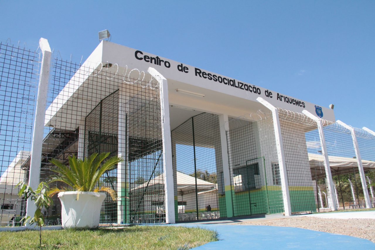 CINCO APENADOS CONSEGUEM FUGIR DO PRESÍDIO DE ARIQUEMES - News Rondônia