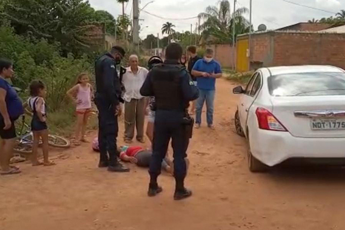 Motorista da ré e atropela motociclista no Airton Sena na capital - News Rondônia