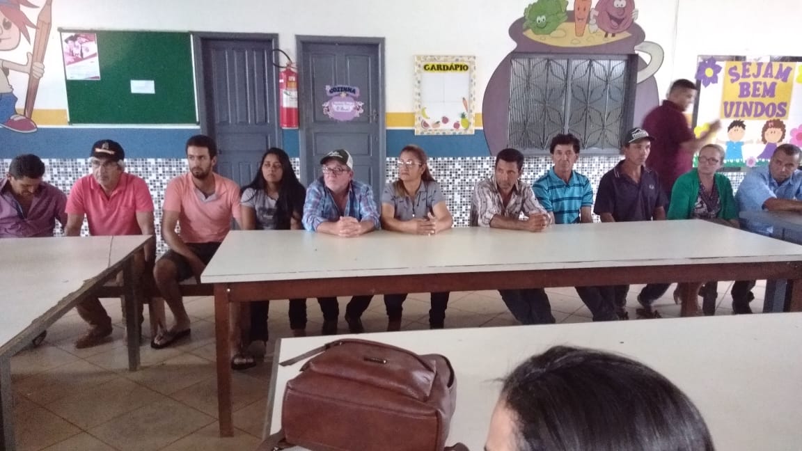 PAIS DE ALUNOS DA PONTA DA ABUNÃ DECIDEM FECHAR A BR 364 EM EXTREMA ATÉ A CHEGADA DO TRANSPORTE ESCOLAR RURAL - News Rondônia
