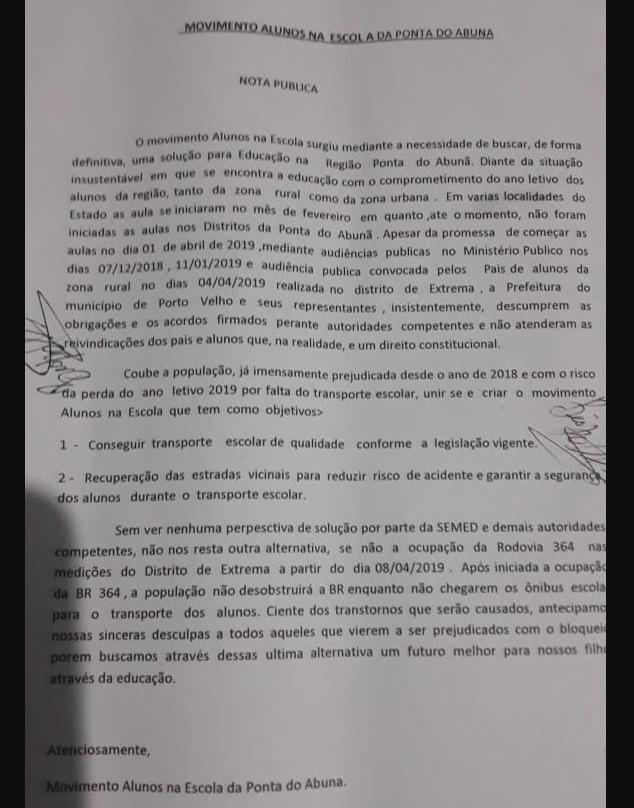 PAIS DE ALUNOS DA PONTA DA ABUNÃ DECIDEM FECHAR A BR 364 EM EXTREMA ATÉ A CHEGADA DO TRANSPORTE ESCOLAR RURAL - News Rondônia