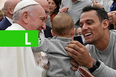 PAPA BEIJA BEBÊ DE BRASÍLIA E EMOCIONA OS PAIS - News Rondônia