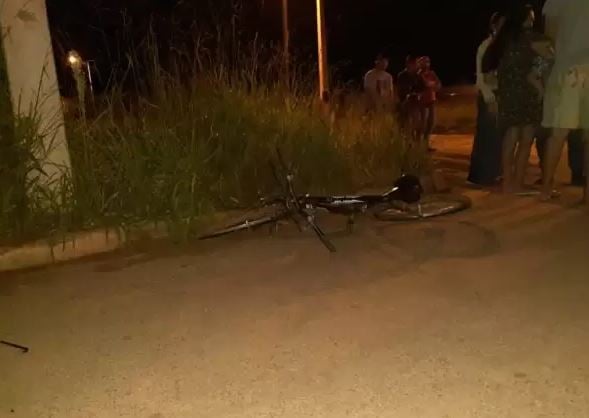 ATROPELAMENTO - Criança de oito anos sofre acidente ao tentar atravessar rua de bicicleta - News Rondônia