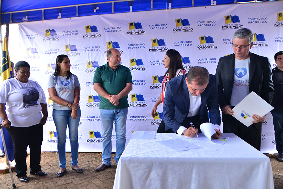 PREFEITO ASSINA O PROJETO LEI DO SERVIÇO FAMÍLIA ACOLHEDORA - News Rondônia