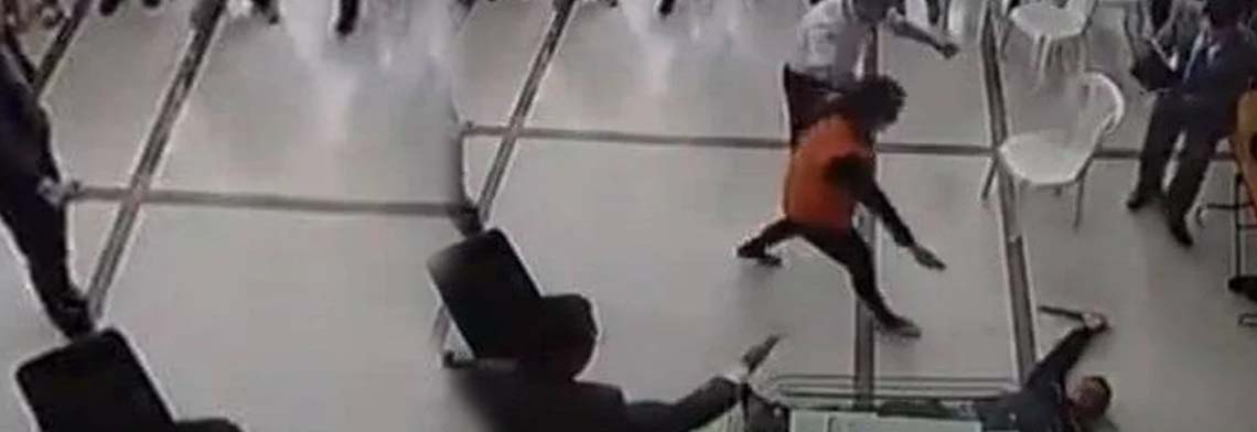 LOUCURA - HOMEM INVADE IGREJA UNIVERSAL E TENTA EXECUTAR PASTOR - News Rondônia
