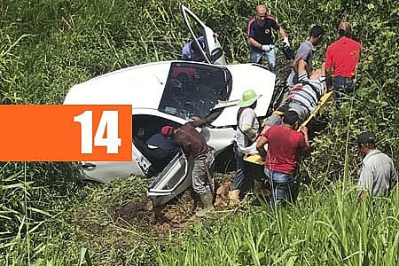 APÓS ACIDENTE NA BR-364, DEPUTADO AJUDA A SOCORRER VÍTIMAS ATÉ O HOSPITAL - FOTOS - News Rondônia