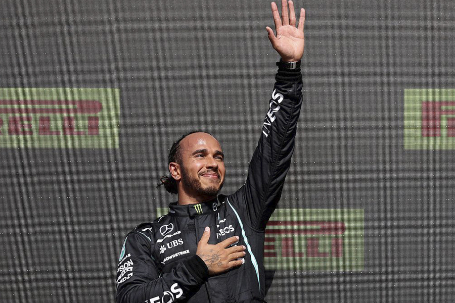 Hamilton é vítima de ofensas racistas nas redes após GP da Inglaterra - News Rondônia