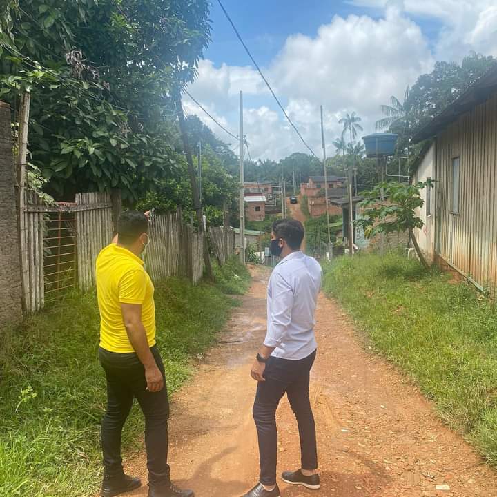 Vereador Carlos Damasceno e diretor da Emdur visitam pontos que estão apagados no Bairro Nacional - News Rondônia