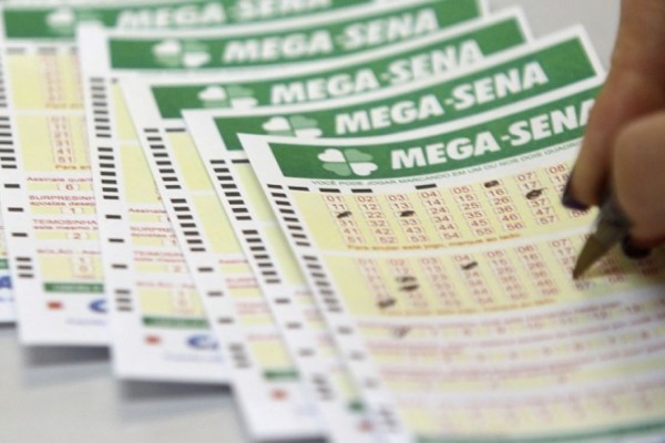 MEGA-SENA ACUMULA E PODE PAGAR R$ 21 MILHÕES NESTA TERÇA - News Rondônia