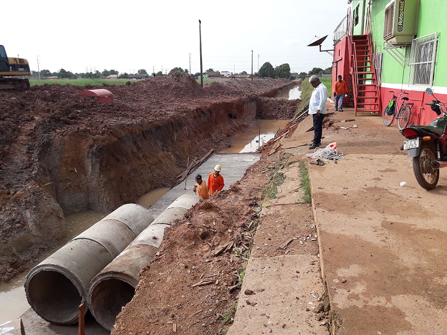 INFRAESTRUTURA - PREFEITURA INICIA OBRA DE DRENAGEM PARA ASFALTAR A RUA RAIMUNDO CANTUÁRIA - News Rondônia