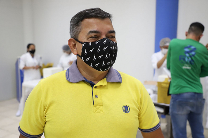 Trabalhadores do comércio são imunizados contra a Covid-19 - News Rondônia