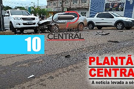ACIDENTE ENVOLVENDO TRÊS VEÍCULOS DEIXA CONDUTOR COM FERIMENTOS - News Rondônia