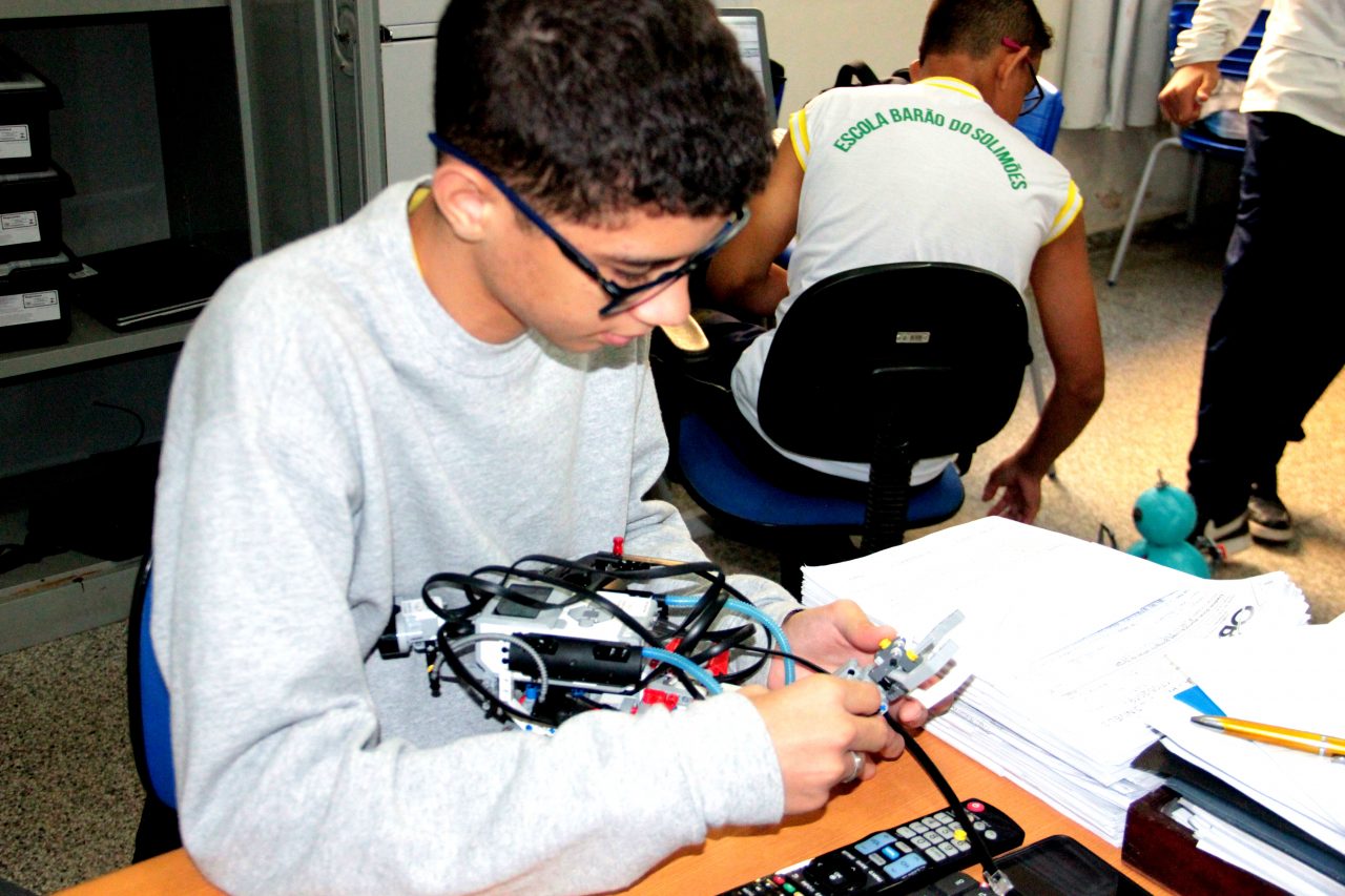 ROBÓTICA NAS ESCOLAS PÚBLICAS DO ESTADO ESTIMULA ALUNOS COM ALTAS HABILIDADES A MELHORAR DESEMPENHO - News Rondônia