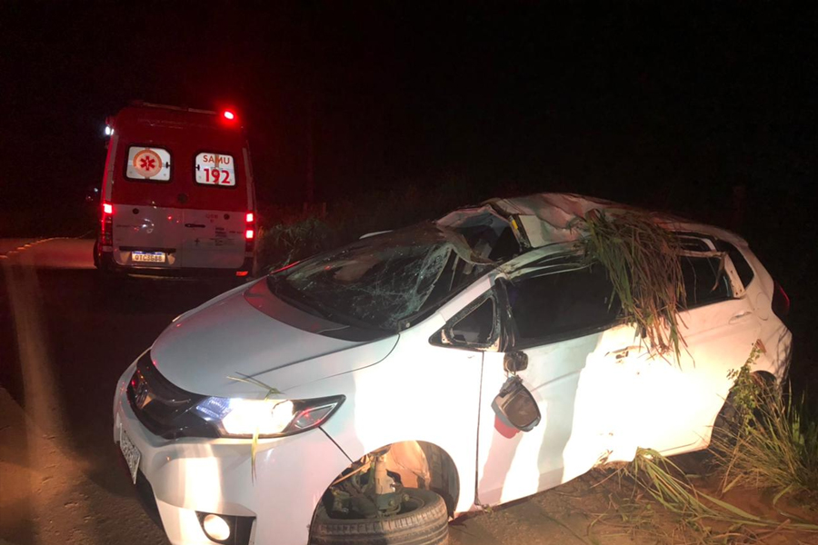 Veículo capota com casal na zona sul de Porto Velho - News Rondônia