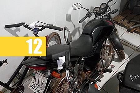 FORÇA TÁTICA DO 5°BPM PRENDE DUPLA COM MOTOCICLETA ROUBADA E ARMA - News Rondônia