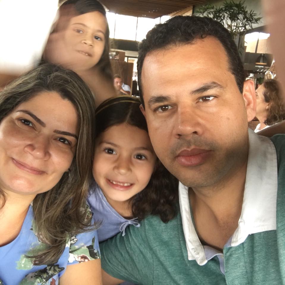 IML LIBERA CORPOS DE PAIS E FILHOS VÍTIMAS DE ACIDENTE DE AVIÃO EM MG - News Rondônia