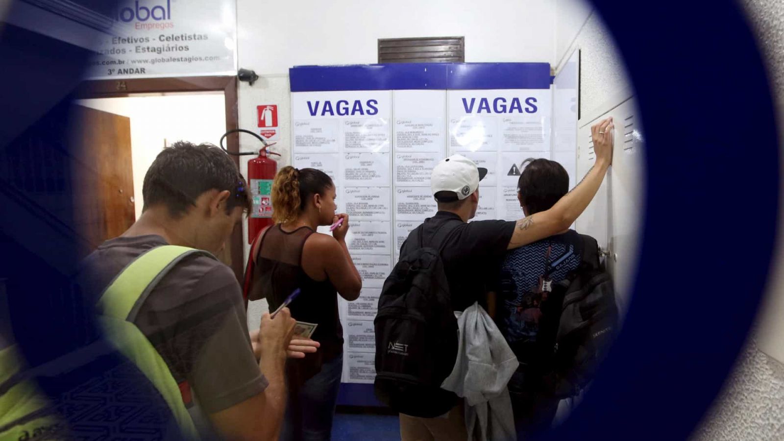 Taxa de desemprego sobe a 13,7% na 4ª semana de julho, diz IBGE - News Rondônia