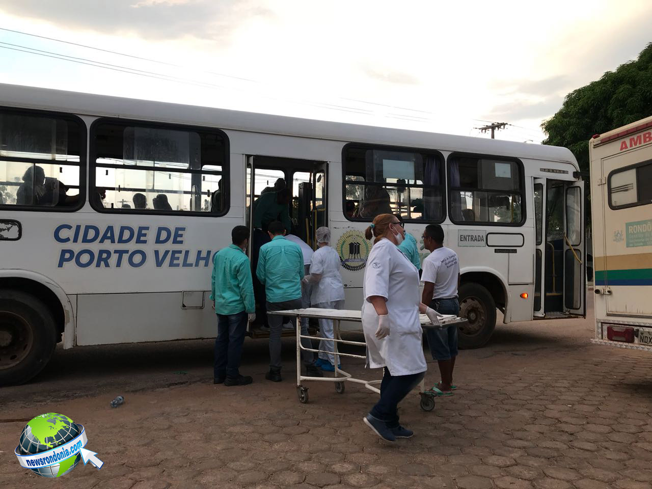 IDOSO SOFRE QUEDA DENTRO DE COLETIVO APÓS FREADA BRUSCA E É LEVADO AO JOÃO PAULO II - News Rondônia