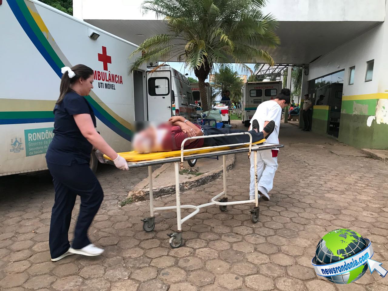 IDOSO SOFRE QUEDA DENTRO DE COLETIVO APÓS FREADA BRUSCA E É LEVADO AO JOÃO PAULO II - News Rondônia