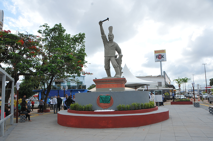 PRAÇA CONSTRUÍDA EM HOMENAGEM AOS SERINGUEIROS É INAUGURADA EM PORTO VELHO - News Rondônia