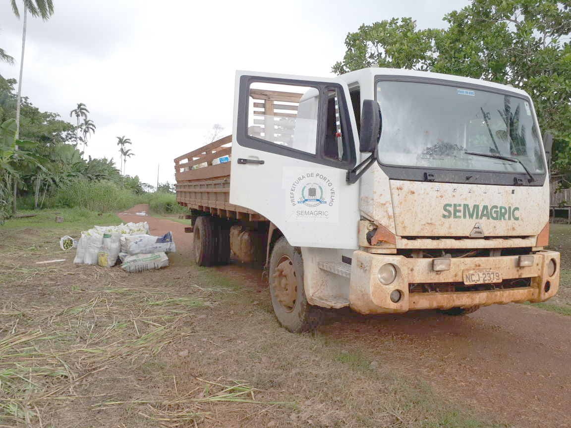 PREFEITURA DE PORTO VELHO TRANSPORTA CERCA DE 100 TONELADAS DE PRODUÇÃO AGRÍCOLA POR MÊS - News Rondônia