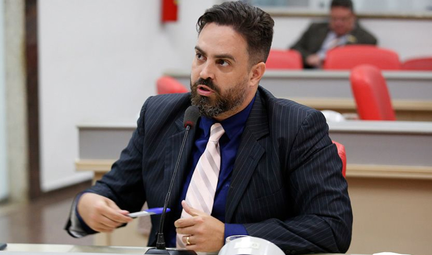 Deputado federal Léo Moraes presta solidariedade a enfermeira Mabel Colares e seu filho Gustavo - News Rondônia