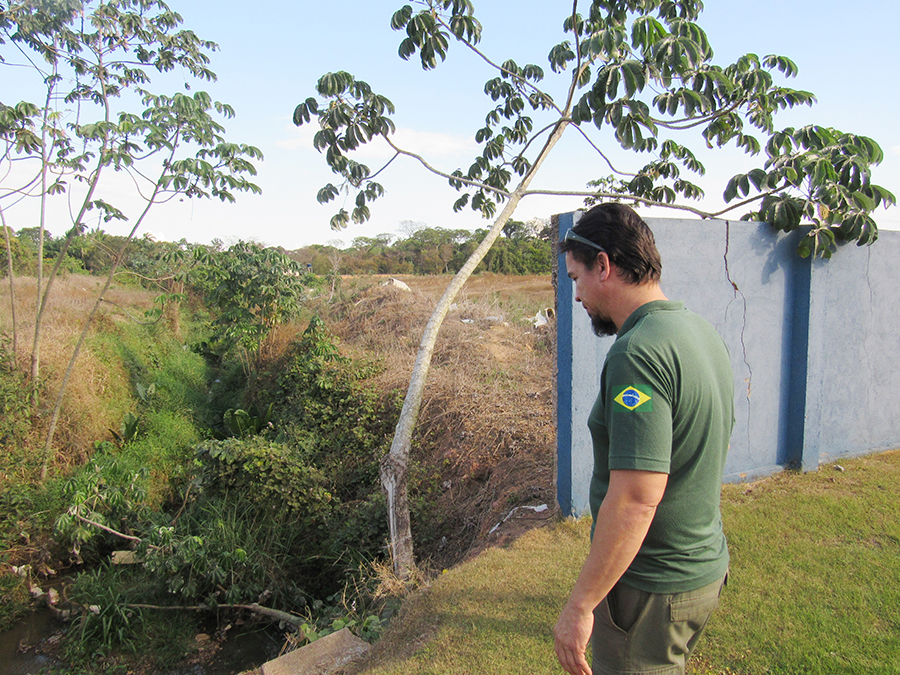 SIMERO E IBAMA VISITAM UNIDADE BÁSICA DE SAÚDE NOVA FLORESTA E ENCONTRAM COBRA MORTA NO TERRENO - News Rondônia