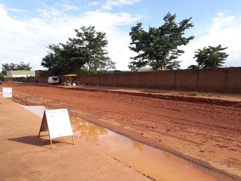 RUA PETROLINA  VEREADORA ADA DANTAS COBRA DA PREFEITURA RETORNO DAS OBRAS - News Rondônia