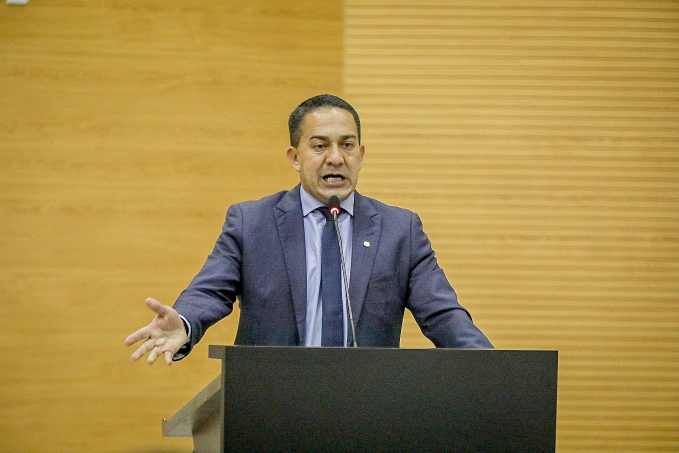 Eyder Brasil apresenta projeto que classifica trabalho lícito como essencial - News Rondônia