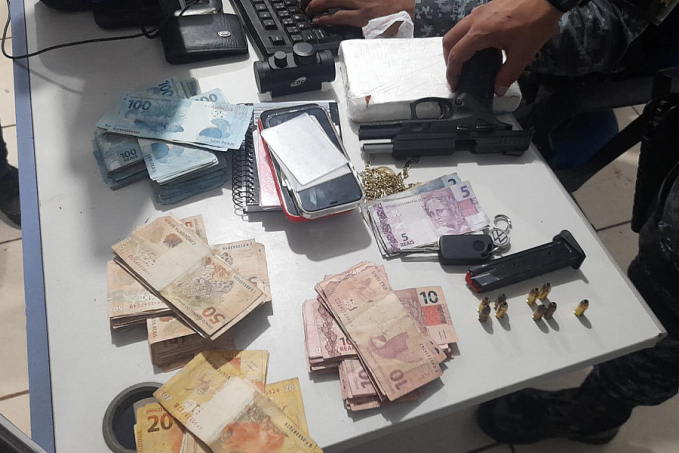 Força Tática do 5° prende trio com drogas, arma e quase 20 mil reais em espécie - News Rondônia