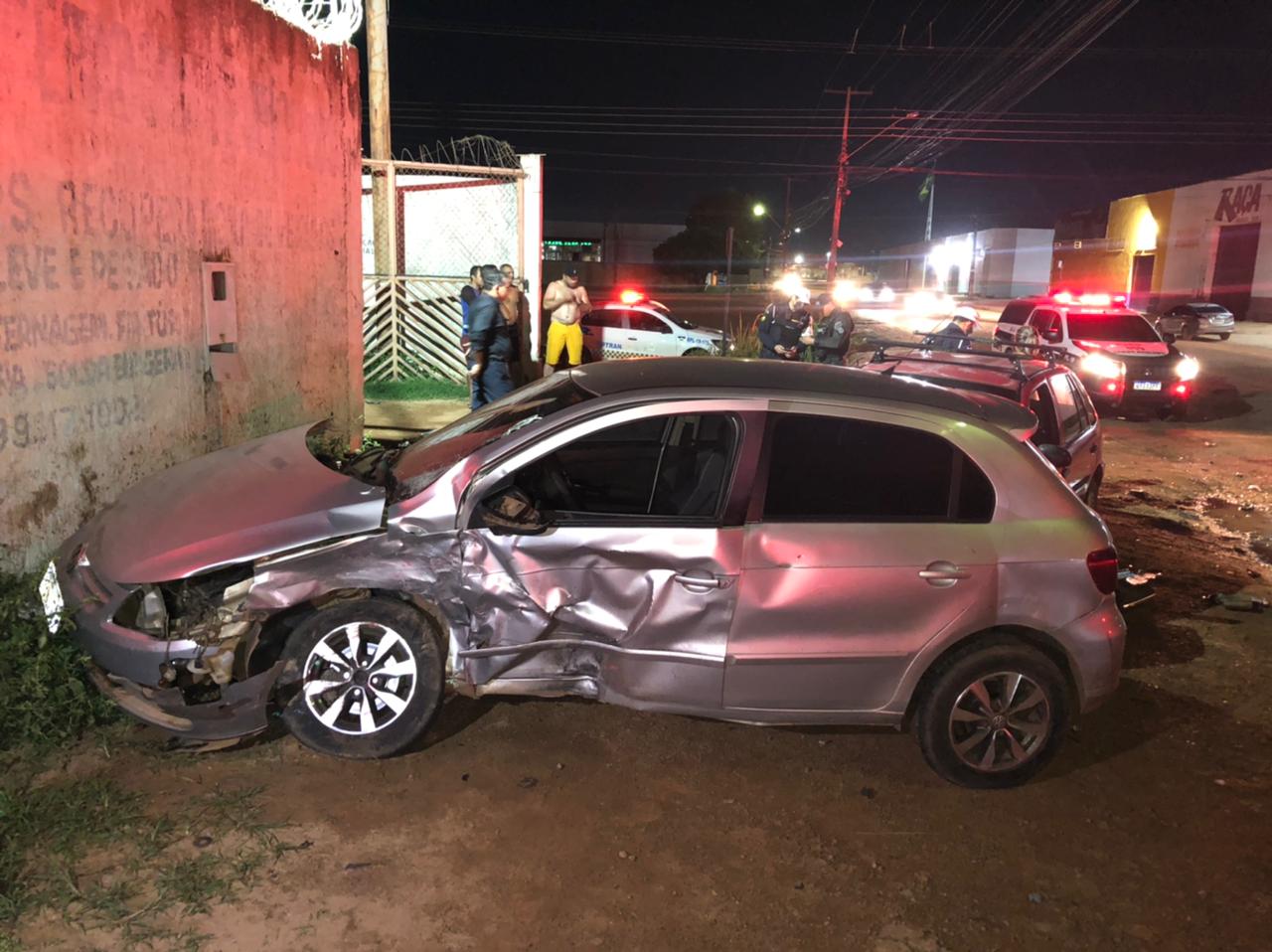 GRAVE COLISÃO - Veículos ficam destruídos e motoristas encaminhados ao hospital - News Rondônia