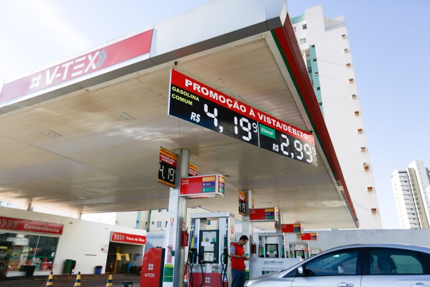 PREÇO DO LITRO DA GASOLINA NAS REFINARIAS FICA 1,01% MAIS CARO - News Rondônia