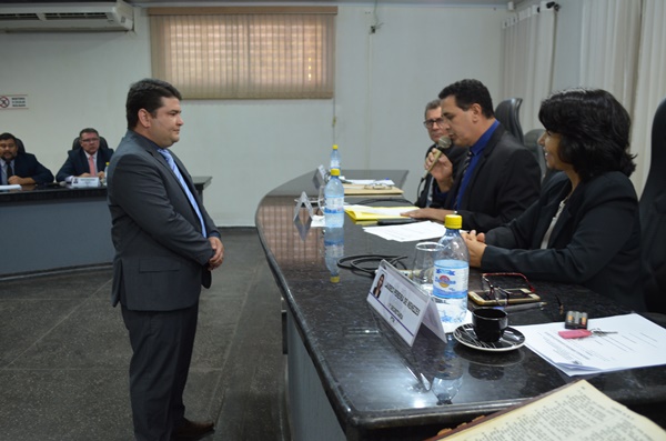 ROLIM DE MOURA - PREFEITO LUIZÃO DO TRENTO SAI DE FÉRIAS E VICE FABRICIO MELO ASSUME O CARGO - News Rondônia