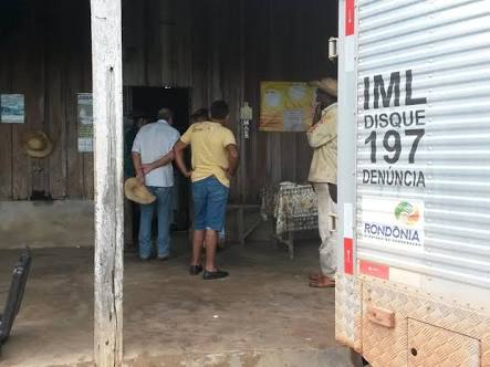 SUPOSTO TARADO É EXECUTADO NA ZONA RURAL COM GOLPE DE FACA - News Rondônia