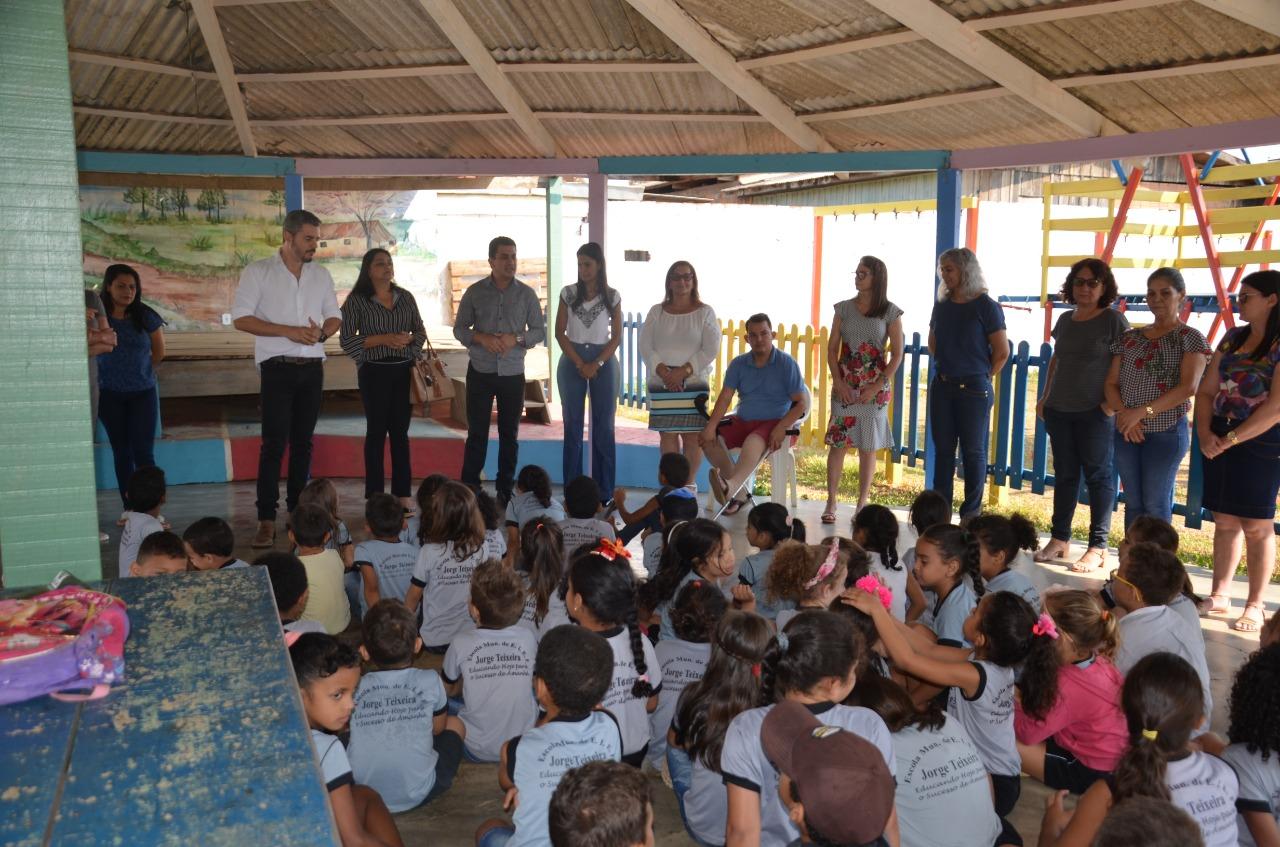 PREFEITURA ENTREGA PARQUINHO E CONDICIONADORES DE AR NA ESCOLA JORGE TEIXEIRA E CMEI BALÃO MÁGICO - News Rondônia