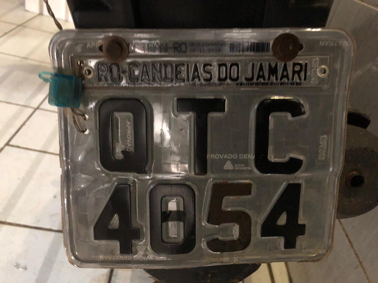 Polícia evita assaltos e prende dupla com Moto roubada e pistola de brinquedo - News Rondônia