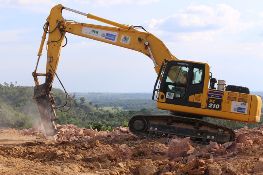 DER mantém frente de serviço na Serra do Regis na região do Cone Sul do Estado - News Rondônia
