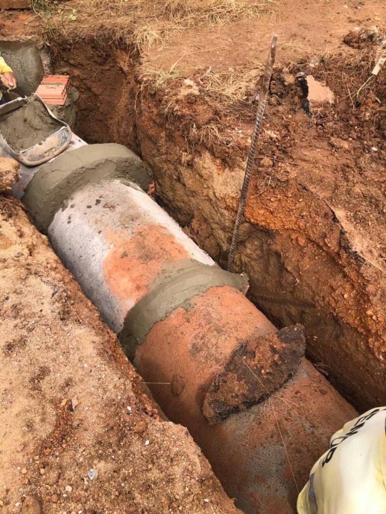RUA PETROLINA: APÓS COBRANÇAS DE VEREADORA ADA DANTAS, OBRAS SÃO RETOMADAS PELA PREFEITURA - News Rondônia