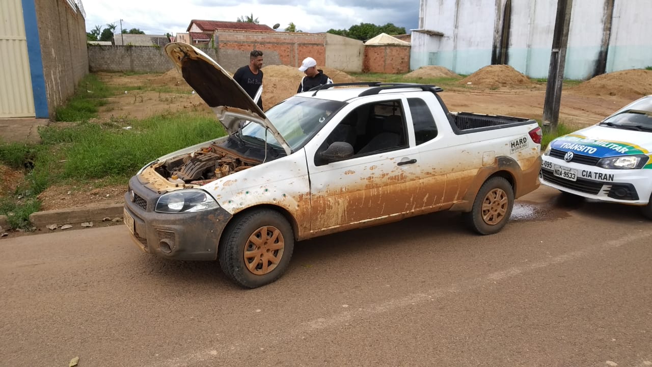 POLICIAMENTO DE TRÂNSITO APREENDE VEÍCULO CLONADO - News Rondônia