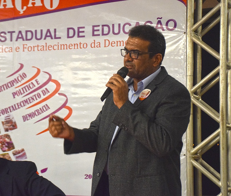 CACOAL: PIMENTA DE RONDÔNIA É OVACIONADO EM CONGRESSO DO SINTERO - News Rondônia