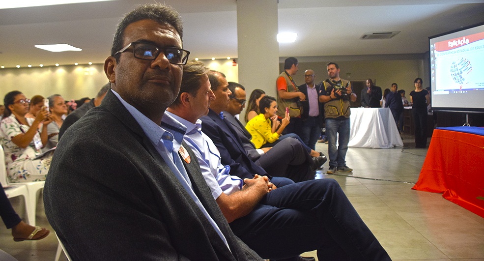 CACOAL: PIMENTA DE RONDÔNIA É OVACIONADO EM CONGRESSO DO SINTERO - News Rondônia
