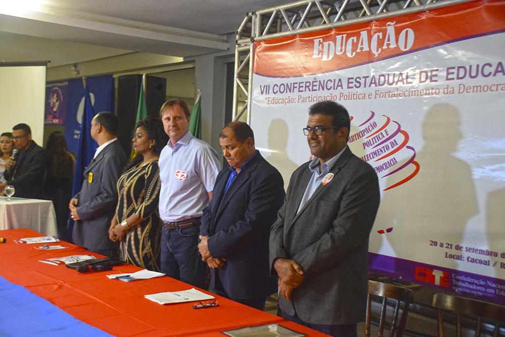 CACOAL: PIMENTA DE RONDÔNIA É OVACIONADO EM CONGRESSO DO SINTERO - News Rondônia