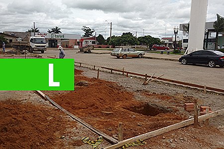 PREFEITURA DE CEREJEIRAS CONSTRÓI MODERNO PONTO DE TÁXI E MOTO TÁXI COM RECURSO LIBERADO PELO DEPUTADO LUIZINHO GOEBEL - News Rondônia