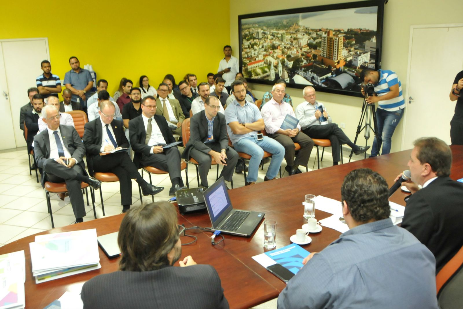 ILUMINAÇÃO PÚBLICA SERÁ O PRIMEIRO PROJETO A SER VIABILIZADO POR MEIO DA PARCERIA PÚBLICO-PRIVADA NA CAPITAL - News Rondônia