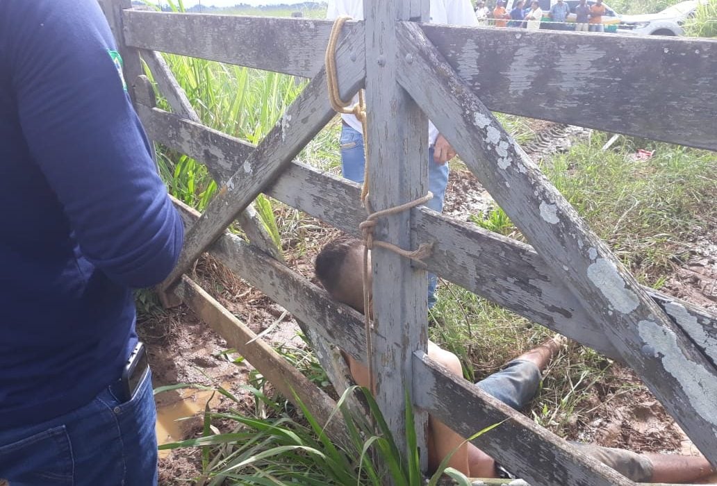 MENOR É ENCONTRADO MORTO E AMARRADO A PORTEIRA DE FAZENDA EM COLINA VERDE - News Rondônia