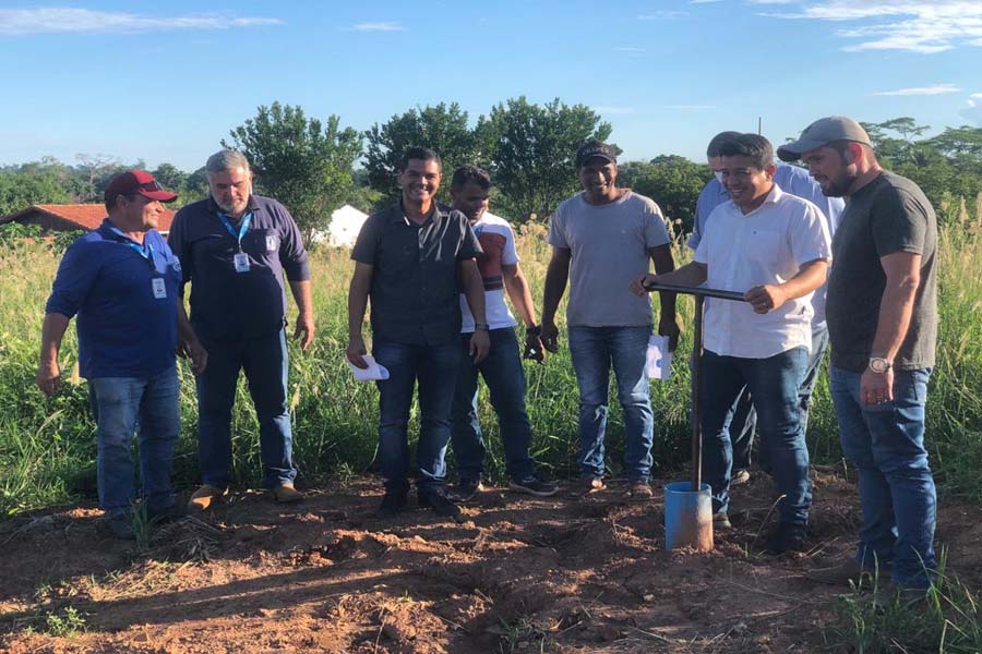 Atendendo solicitação do presidente da Câmara, SAAE fez ligação da rede de água no Bairro Lavrama - News Rondônia