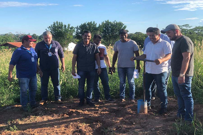 Atendendo solicitação do presidente da Câmara, SAAE fez ligação da rede de água no Bairro Lavrama - News Rondônia