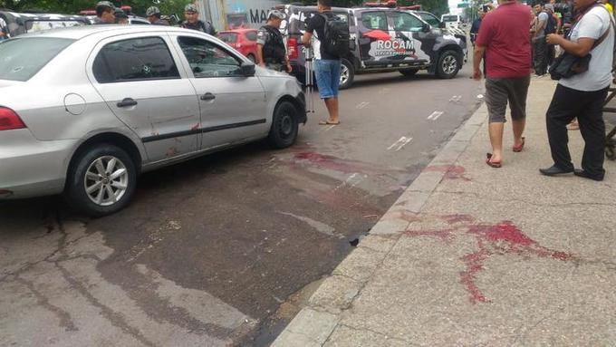 APÓS ROUBAR CARRO, ASSALTANTES MORREM EM TROCA DE TIROS COM A POLÍCIA EM MANAUS - News Rondônia