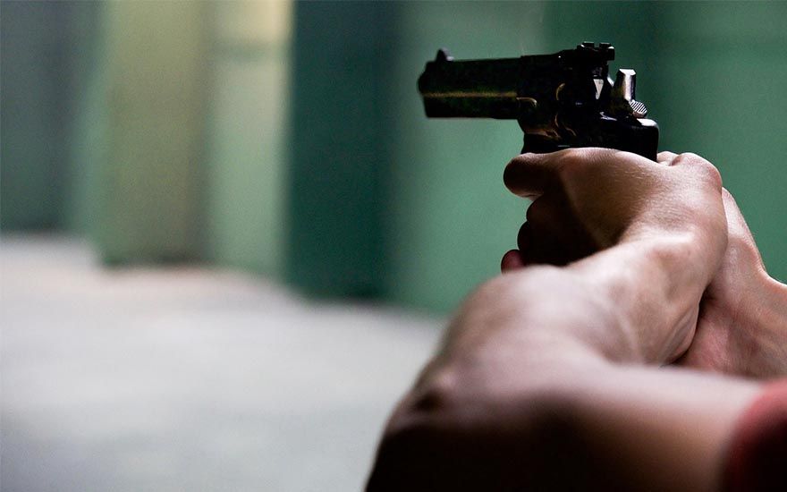TENTATIVA DE HOMICÍDIO: HOMEM É BALEADO DENTRO DE SUA RESIDÊNCIA NO BAIRRO SÃO JOSÉ - News Rondônia