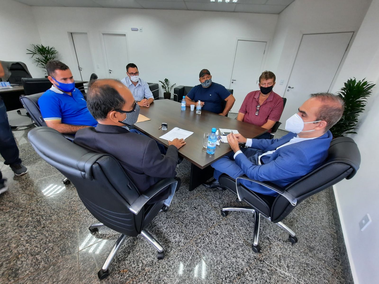 Dep. Alan Queiroz libera 130 Mil Reais em emendas para compra de veículo e calcário ao município de Vale Do Anari - News Rondônia